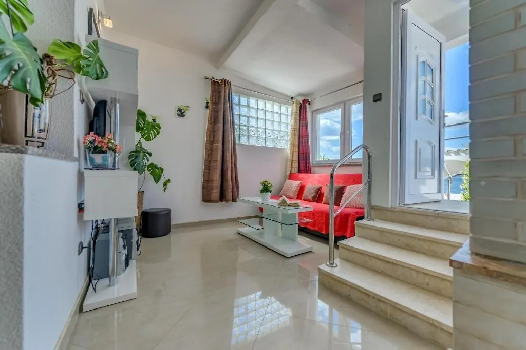 Apartment In Arbanija With Sea View, Terrace, Air Conditioning, Wifi 5138-2 Traù