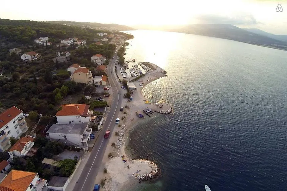 Apartment In Arbanija With Sea View, Terrace, Air Conditioning, Wifi 5138-2 Traù Croazia
