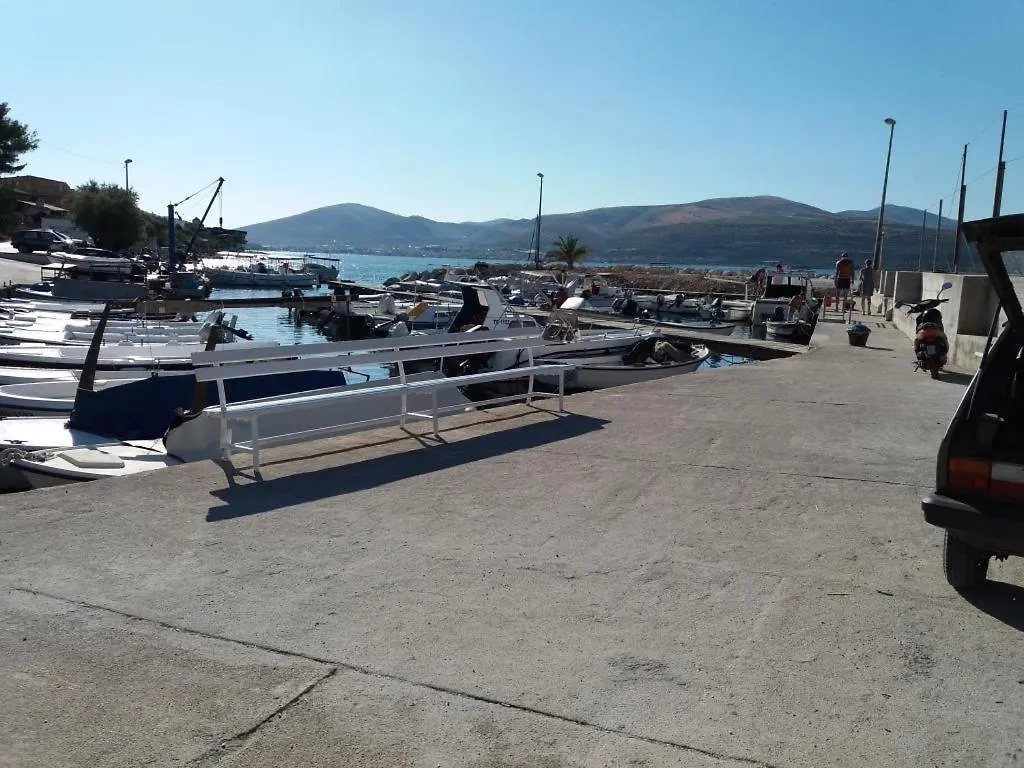 Apartment In Arbanija With Sea View, Terrace, Air Conditioning, Wifi 5138-2 Traù